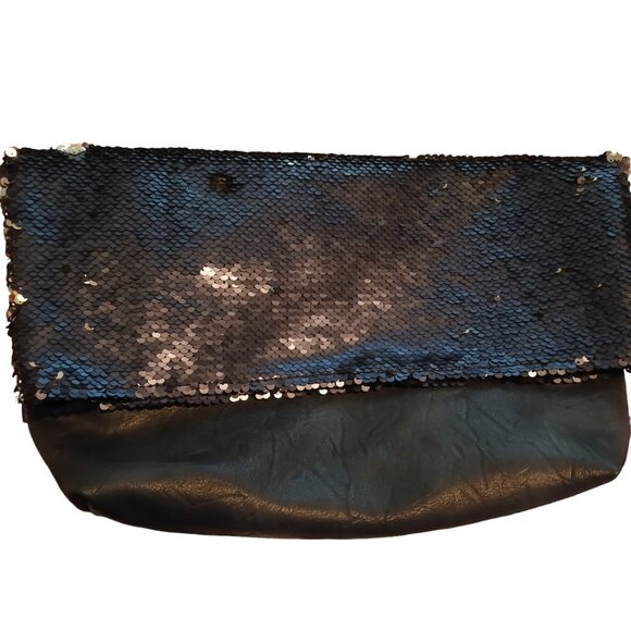 New with tags Anthropologie Blue Sequin Clutch - Picture 1 of 4